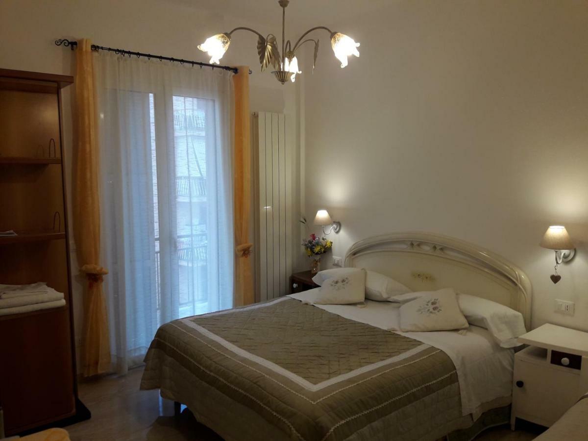 Affittacamere Sorrento Ventimiglia Dış mekan fotoğraf
